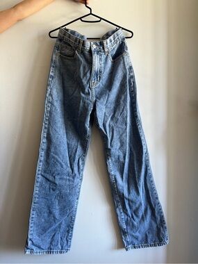 Classic Women’s Medium Washed Wide Legged Blue Denim Jeans